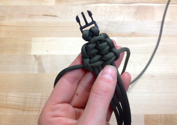 Braze Bar Quick Deploy Paracord Bracelet Tutorial | Paracord: Everything You'll Ever Need to Know