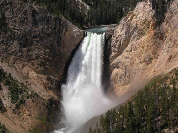 When you've set up your Yellowstone camping site, you must visit the breathdaking Canyon and Lower Falls. Via gowaterfalling.com