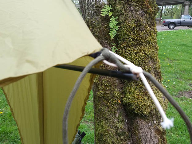 uses-paracord-tent-strap
