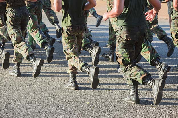 soldiers running