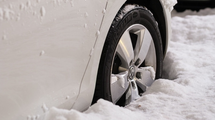 How To Arrive Safely: Winter Driving | Feature