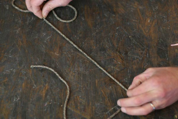 Step 5: To unfasten to the object, take the loop off | Paracord Knots and Hitches | How To Make Paracord Hitches