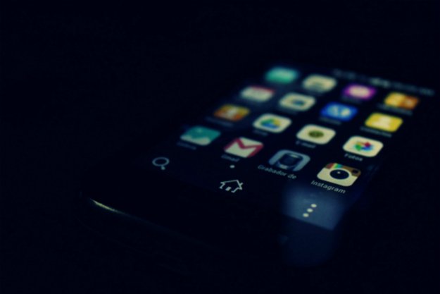 Smartphone Apps for Illumination: Flashlight | 12 Survival Smartphone Apps | Preparedness