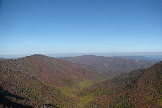 The Sugarlands offer some of the most beautiful vistas in the Great Smoky Mountains National Park. Via summitpost.org