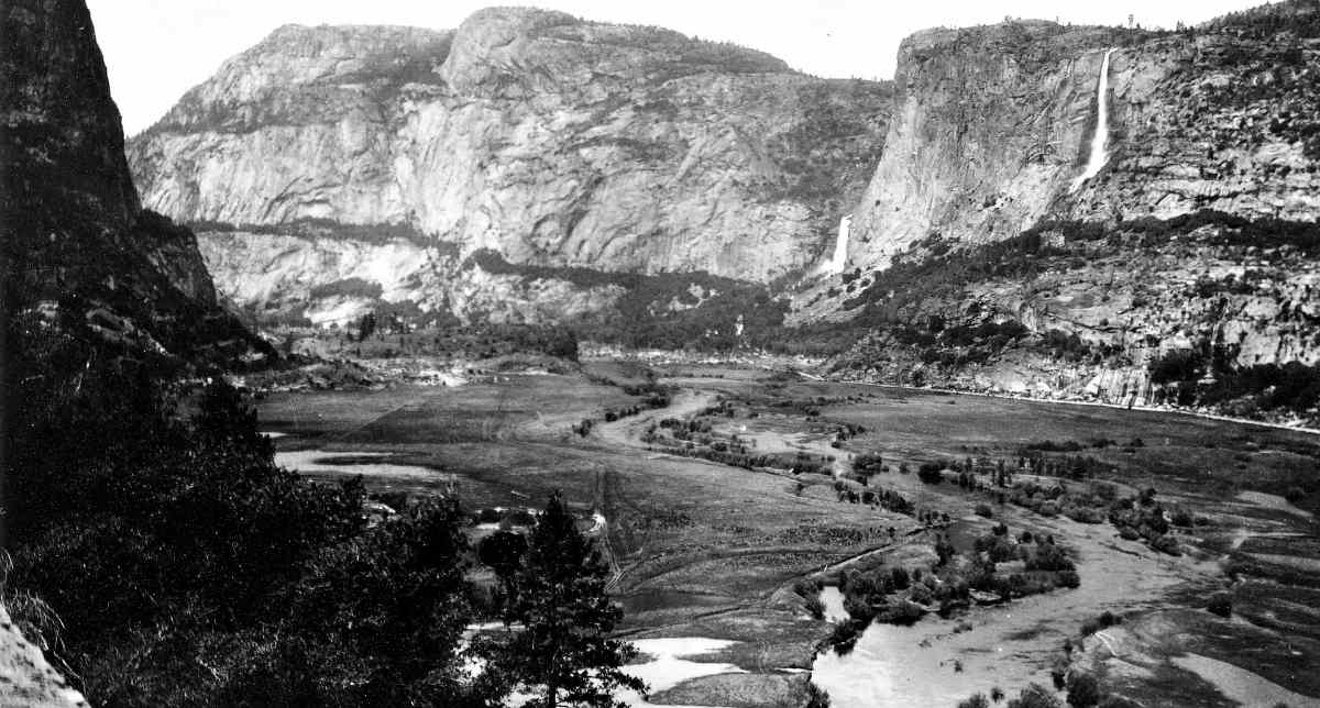 Black and white valley | Yosemite National Park Camping | Survival Life National Park Series 