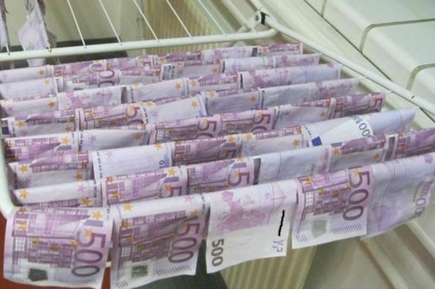 young man founds 100,000 euros in river