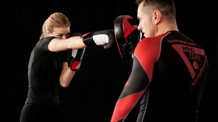 Feature | Survival Tips: Self Defense for Women