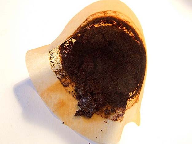 Wet Coffee Grounds (Water Tar Trap) | Natural Ways To Rid Your Home of Roaches For Good