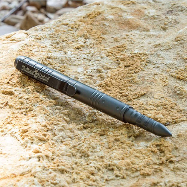The Hoffman-Richter Stinger Tactical Pen Up Close | 
