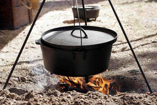 Cooking Dutch Oven Meals | Practical (Yet Delicious) Winter Campfire Cooking Ideas For Outdoor Cooking | winter bonfire party