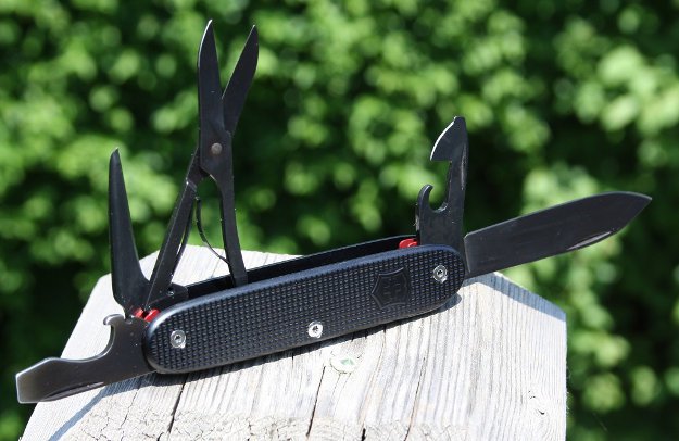 Swiss Army Knife | Everyday Survival: Work Survival Kit To Help You Survive The Daily Grind