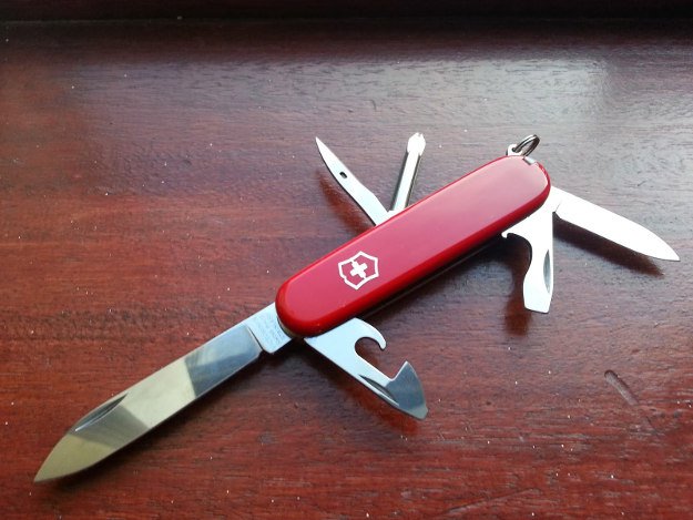 The Tinker | The Best Swiss Army Knives For Survival | An Iconic Tool In Your Pocket