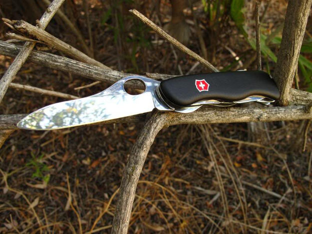 Trekker | The Best Swiss Army Knives For Survival | An Iconic Tool In Your Pocket