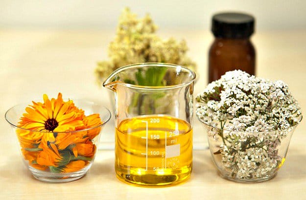 Thyme Or Rosemary Oil | 13 Natural Remedies For Headaches