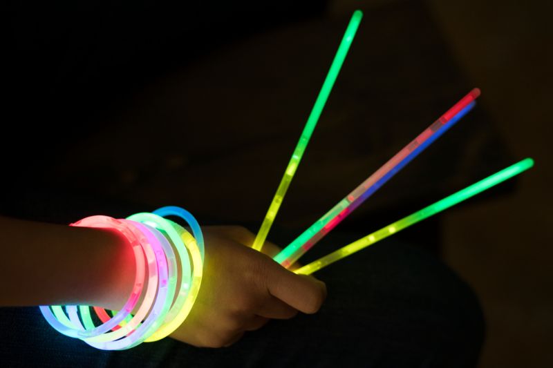 glow-stick-hands light