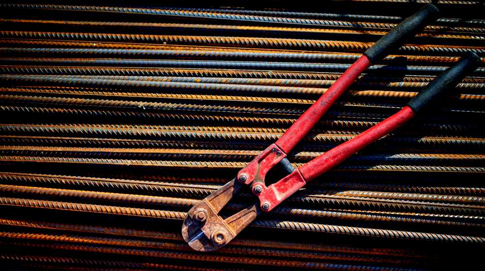 Feature | Steel Bars | How Bolt Cutters Can Help You For Your Emergency | steel bolt cutters 