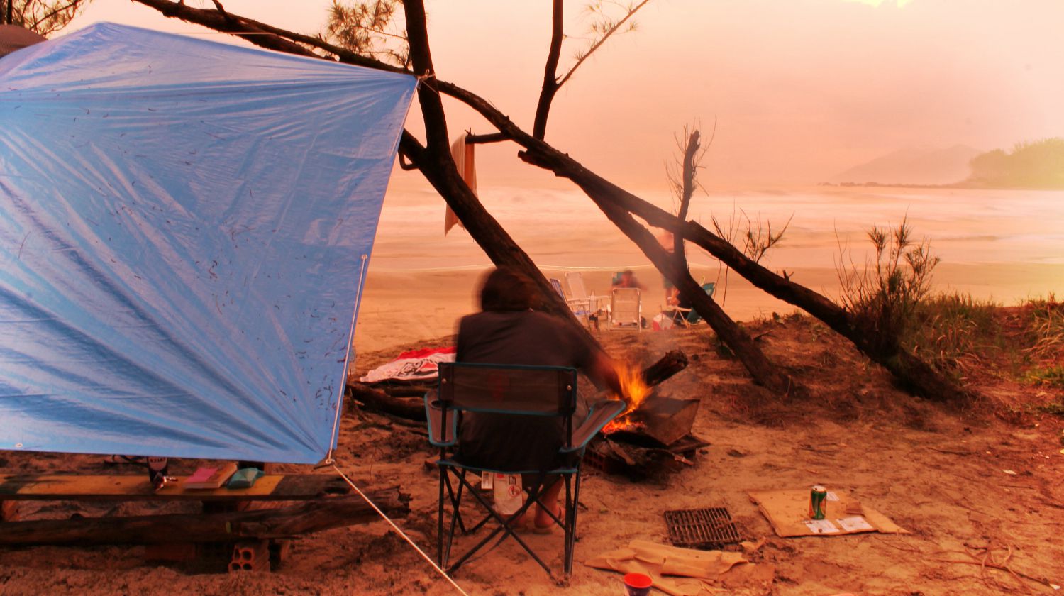 Feature | Camping beside beach | How To Build DIY Survival Shelters To Survive Through The Night