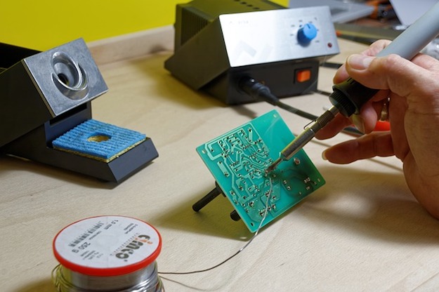 Test Your Soldering | $10 DIY Alarm System That Calls Your Cellphone | Home Security Systems | diy home security camera