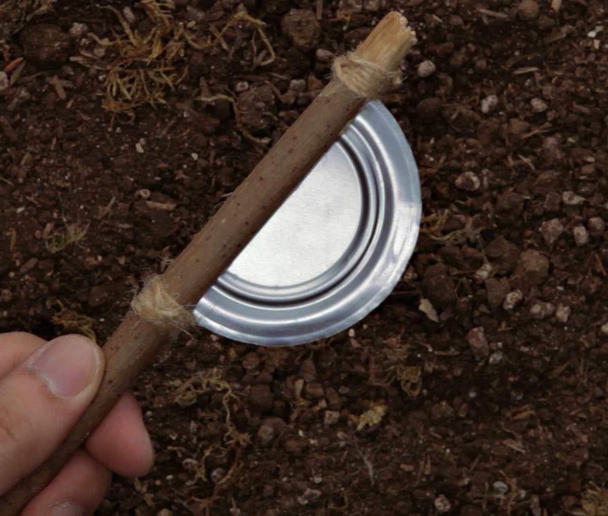DIY tin can blade | Surprising Survival Uses For A Tin Can