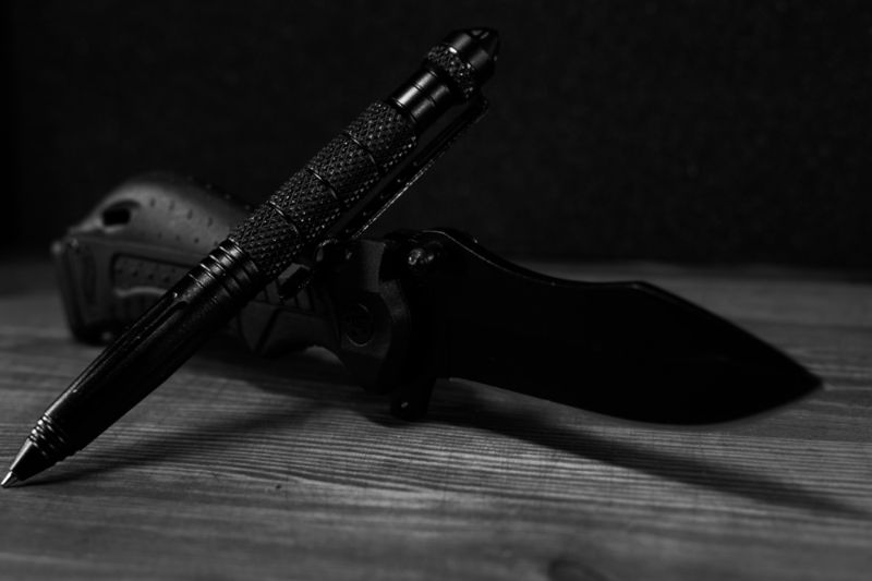 tactical-blade-pen Valentine's Day gifts for her