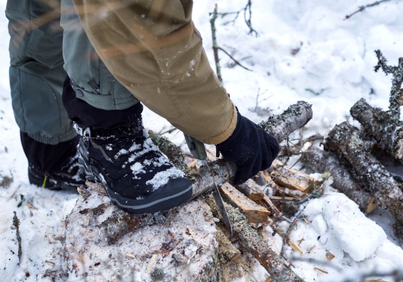 cutting wood into smaller pieces saw | how to start a fire in winter