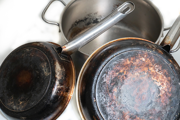 Scrub Dirty Pots and Pans | Uncommon Aluminum Foil Survival Uses