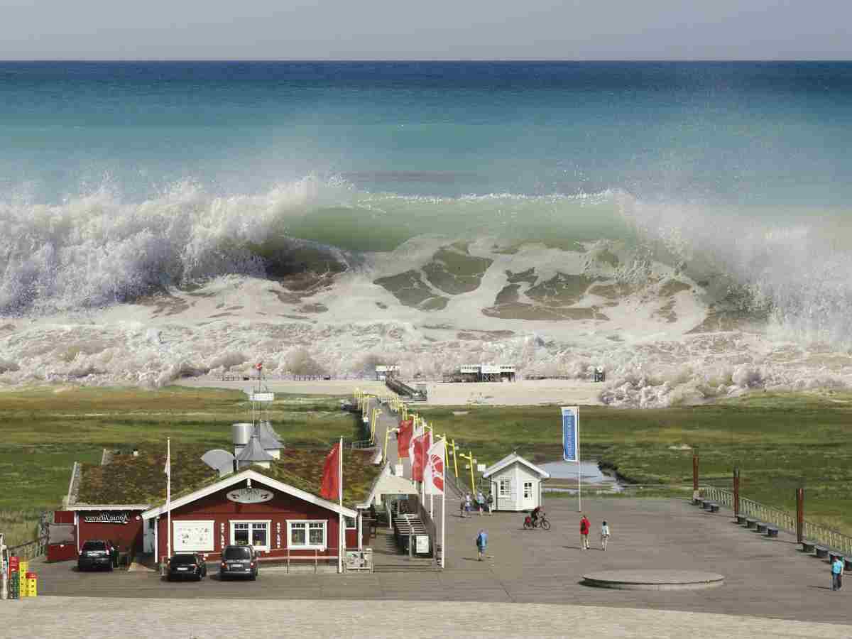 Tsunami seaquake | Global Catastrophes To Prepare For NOW
