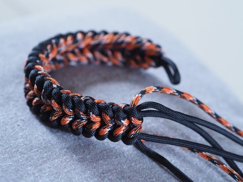 bracelets-made-rope-braided-paracord-sanctified paracord projects 