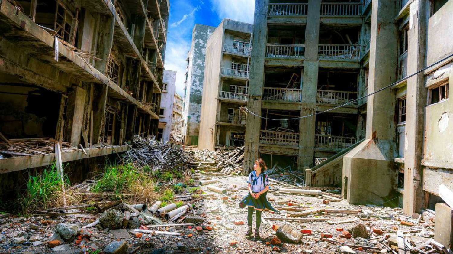 Feature | Girl Looking in Building Destroyed | Disaster Hot Spots That Will Get You Killed