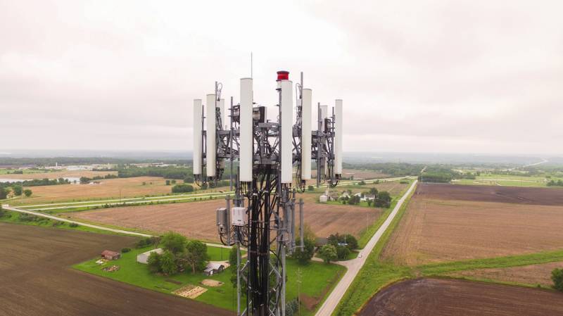 country-side-cell-tower-mast-head Alternative Energy Sources ss