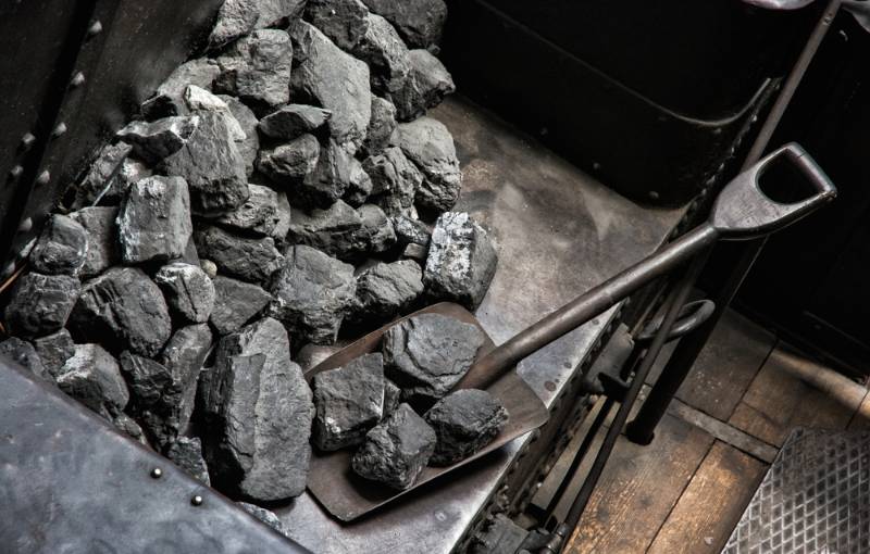 shovel-coal-historic-steam-locomotive-industrial Alternative Energy Sources ss