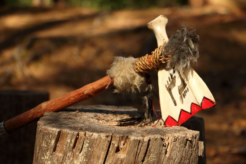 tomahawk-axe-made-bone how to use an axe