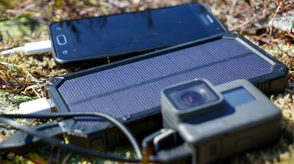 mobile cell phone action camera power | DIY Solar-Powered Cellphone Charger | featured