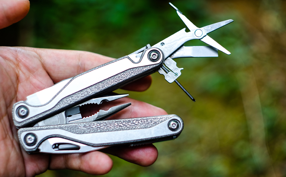 Feature | EDC | 10 Reasons All Preppers Should Carry a Multitool