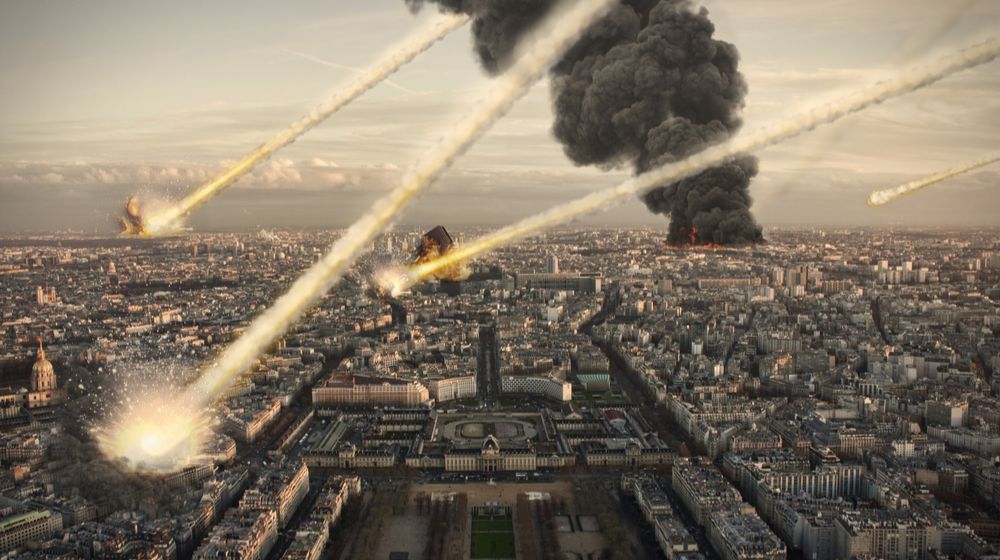 meteorite-shower-over-paris-destroying-city surviving the end of the world | Featured