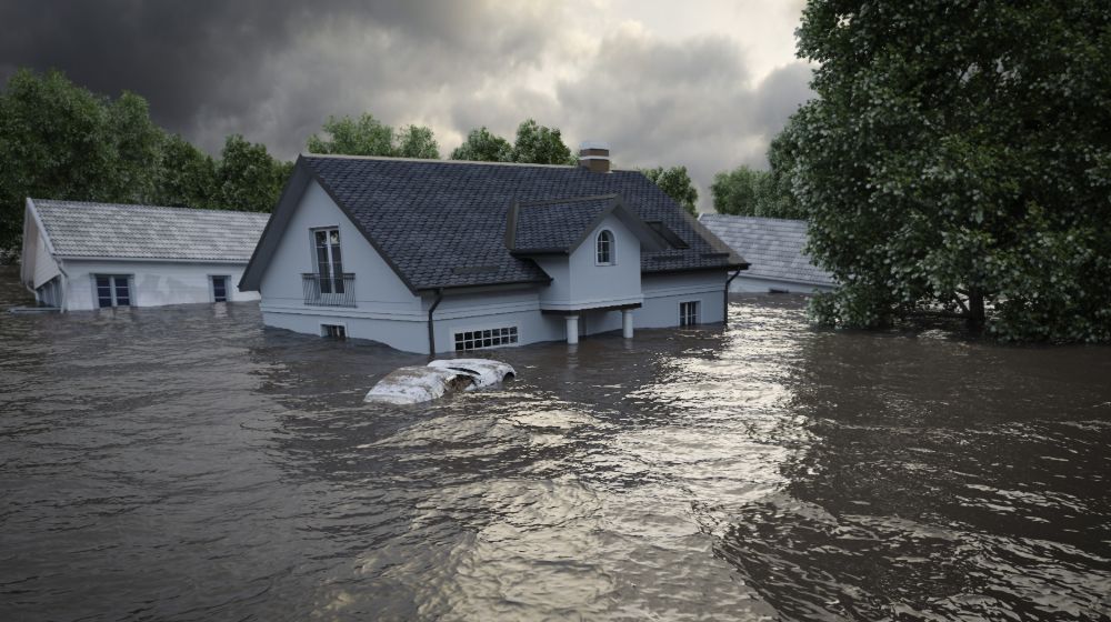Flooded house | Hurricane survival guide | Featured