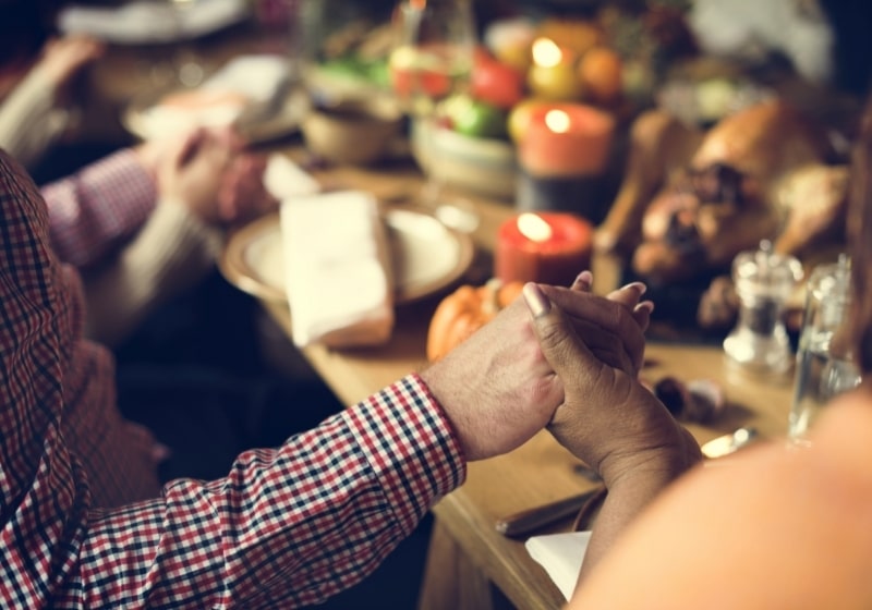 Thanksgiving Celebration Tradition Family Dinner Concept | Thanksgiving Survival Guide | 11 Tips for a Healthier Holiday