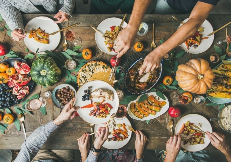Traditional Thanksgiving or Friendsgiving | Thanksgiving Survival Guide | 11 Tips for a Healthier Holiday