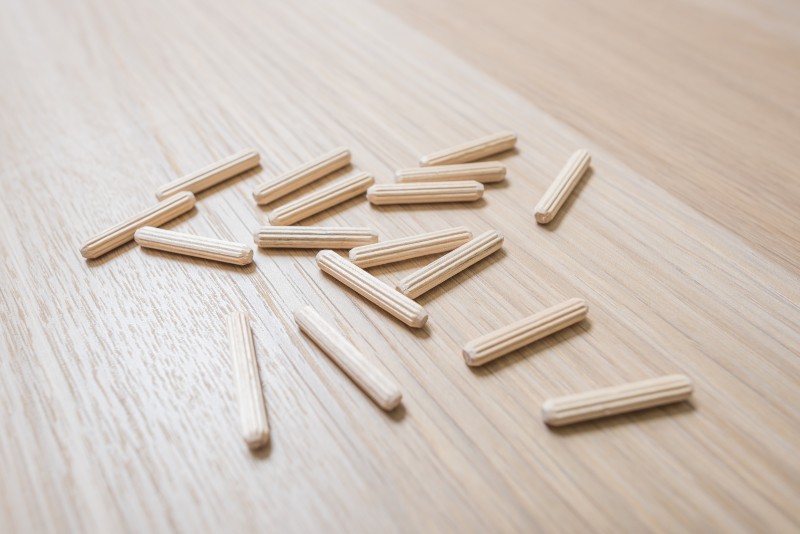 Assembling furniture, Wood dowel | Joining Wood with Dowels