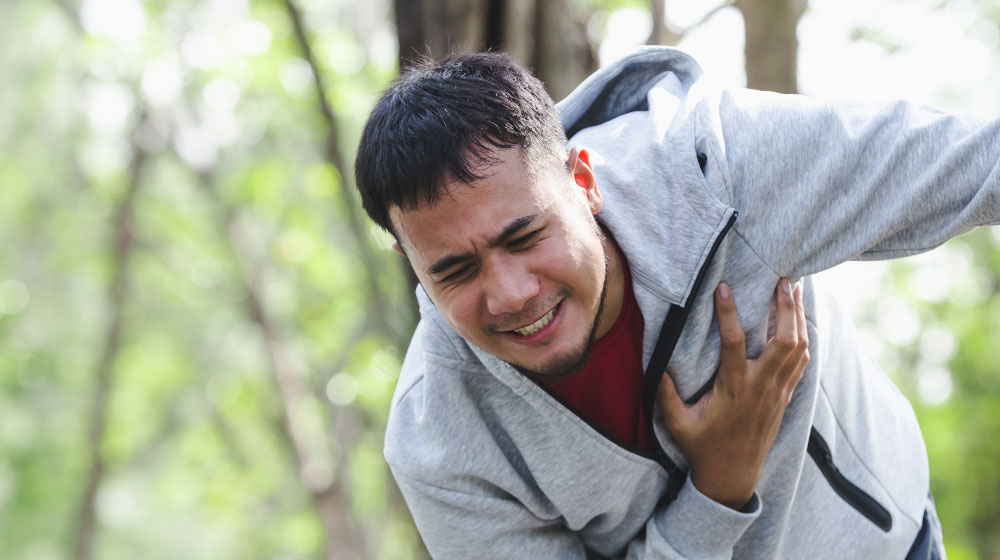 Asian cardiac arrest running young man heart attack in park | What to Do When Having a Heart Attack Alone | How to Survive a Heart Attack When Alone | Featured