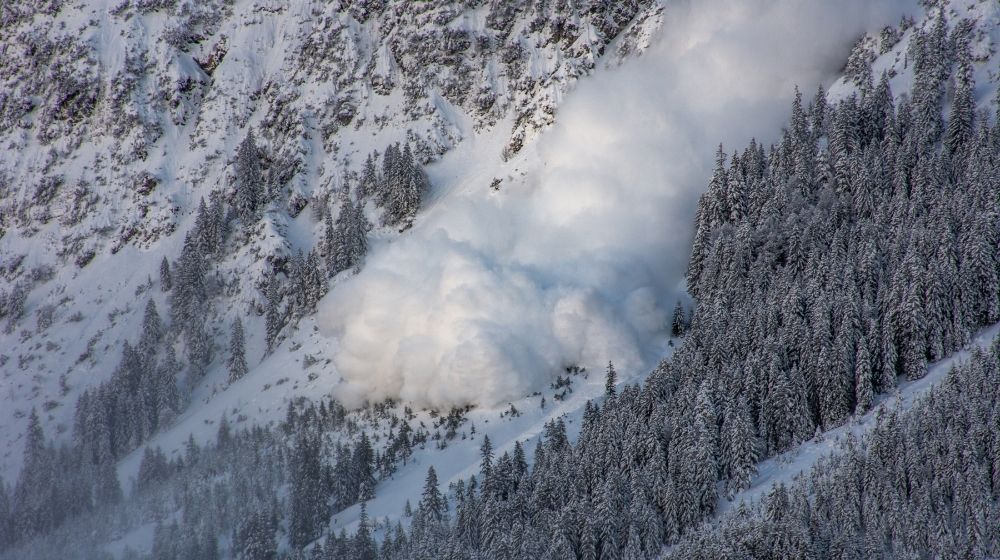 Avalanche in Austria. Chaos because of heavy snow falls | Avalanche Gear Checklist for Your Avalanche Survival Kit | Featured