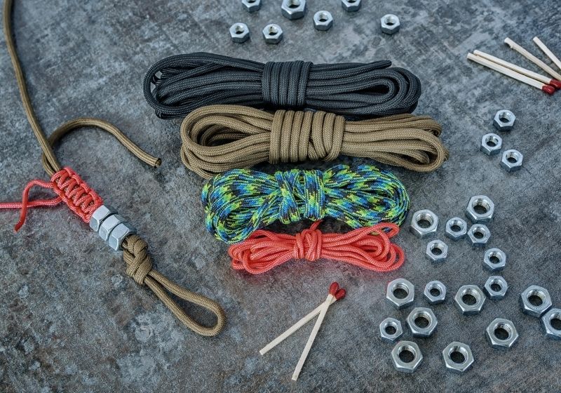 Couple of paracord hanks with different colors, internal screws | How to Survive Being Single on Valentines Day