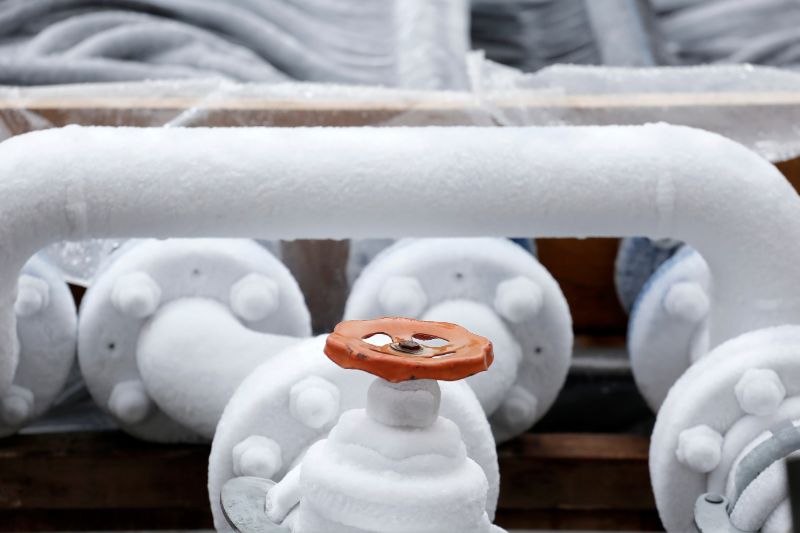 Frozen pipes winter cold | Winter power outage