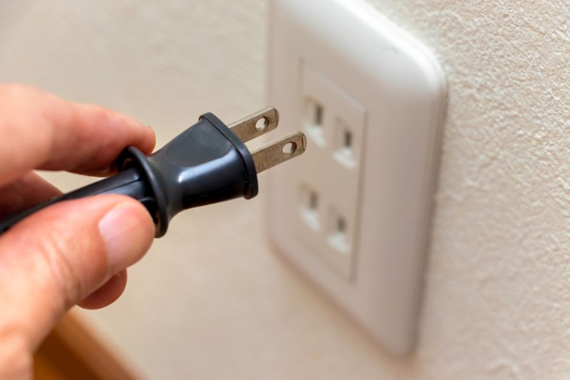 connect-power-plug-electric-outlet-on how to prepare for power outage in winter