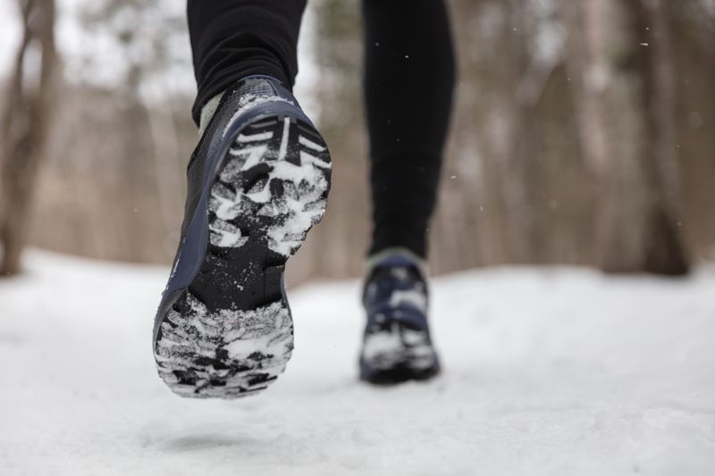 winter-exercise-fitness-lifestyle-athlete-walking preppers guide