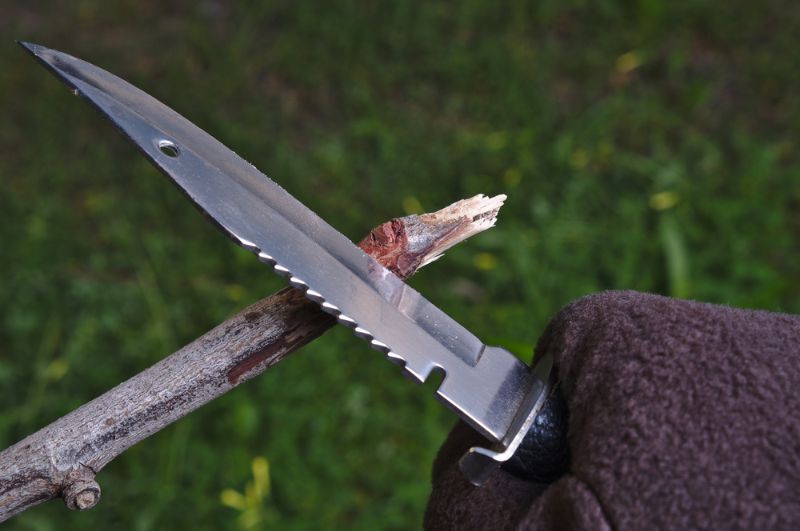 using survival knife make arrow outdoors Prepper Pride