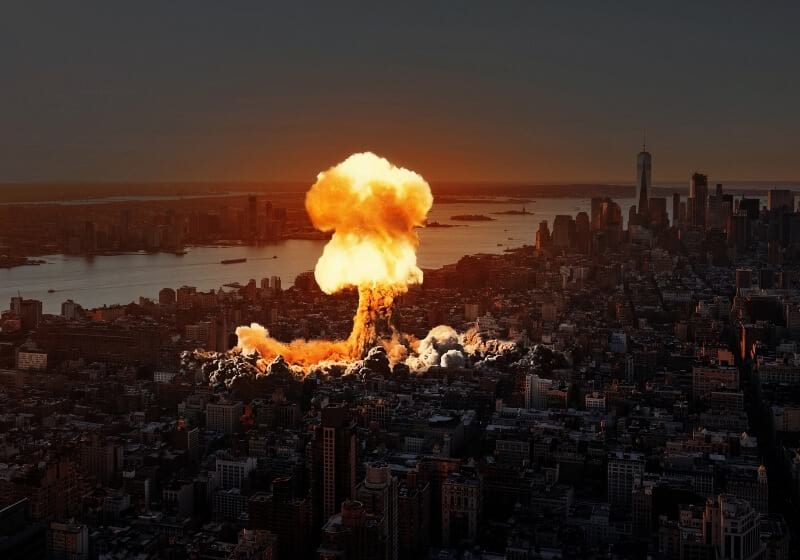 Nuclear explosion city | How to Survive World War 3 | 5 World War 3 Survival Tips