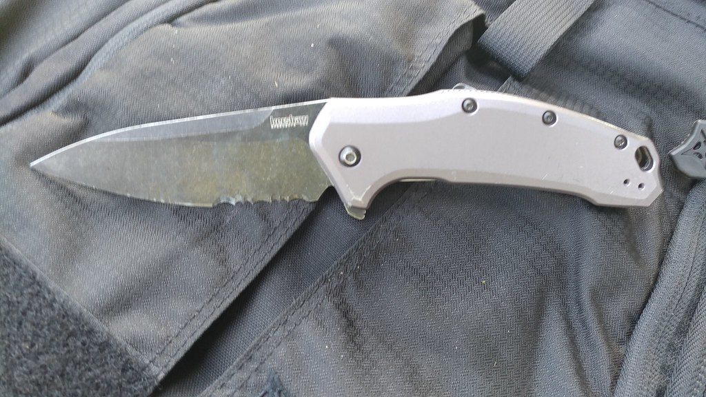 kershaw survival knife