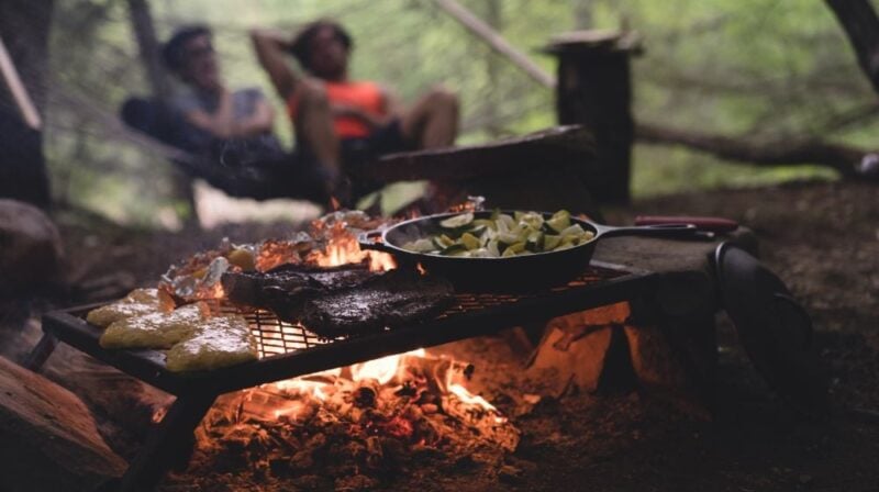 How To Survive Without Electricity For The Rest Of Your Life Cooking in nature How to survive without electricity US Featured 1 e1761043989538