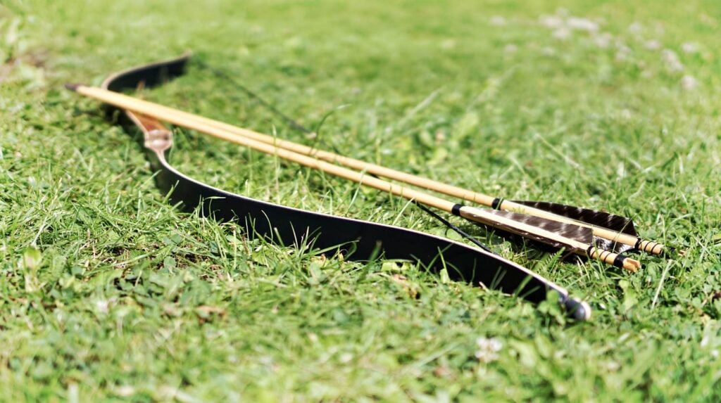 DIY Longbow | How To Build A DIY Longbow [Video] | Survival Life
